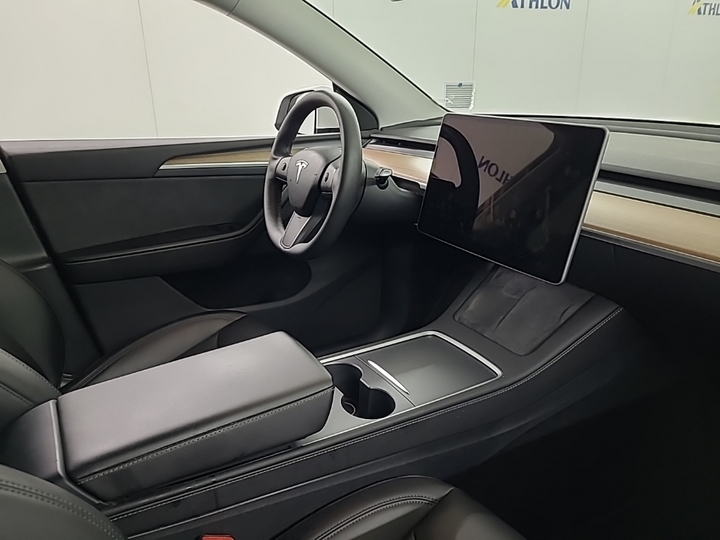 Foto 7 van Tesla Model Y