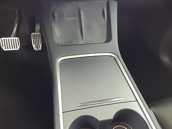 Foto 11 van Tesla Model Y