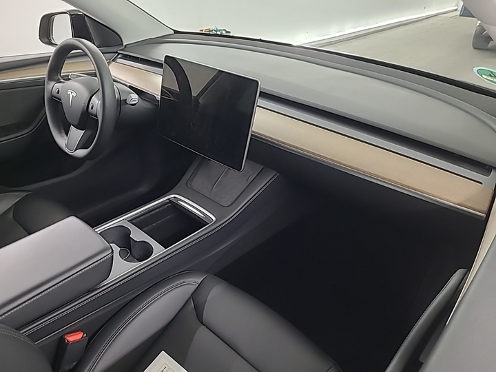 Foto 7 van Tesla Model Y