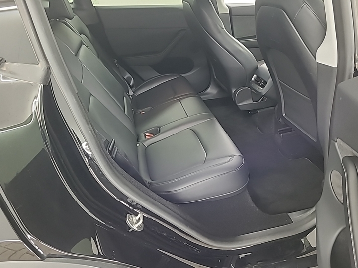 Foto 8 van Tesla Model Y