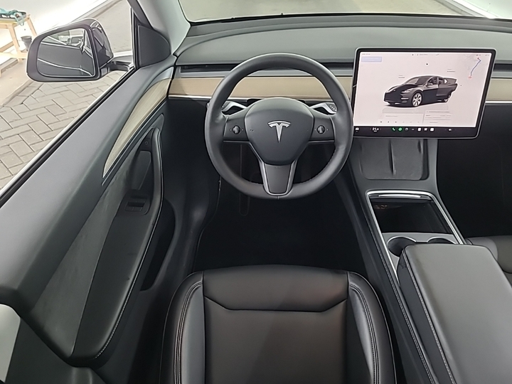 Foto 9 van Tesla Model Y