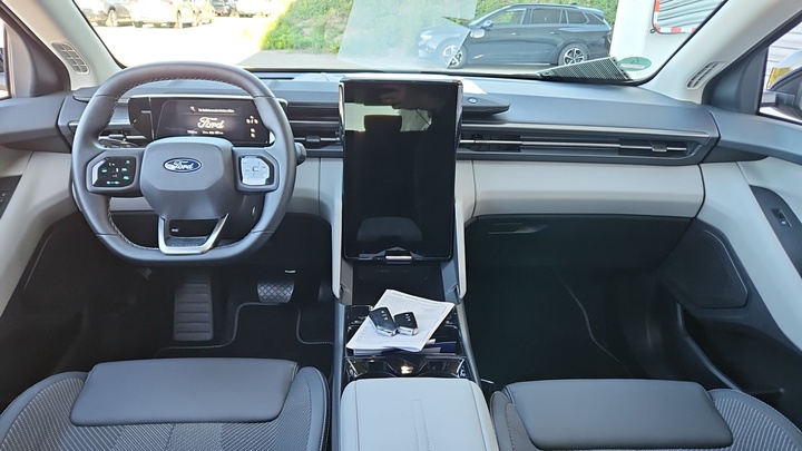 Foto 7 van Ford Explorer EV