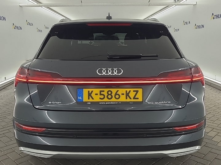 Foto 15 van Audi e-tron