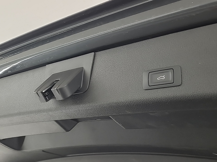 Foto 16 van Audi e-tron