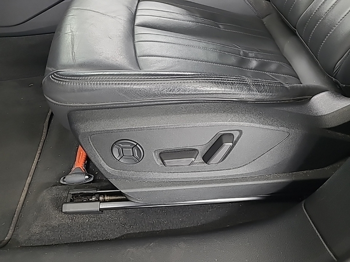 Foto 18 van Audi e-tron
