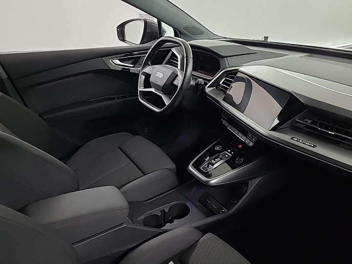 Photo 7 of Audi Q4 e-tron