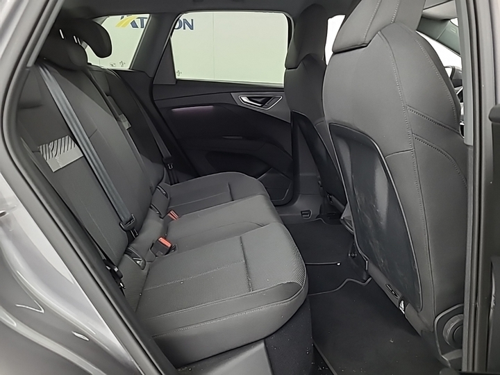 Photo 8 of Audi Q4 e-tron