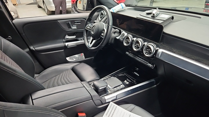 Foto 7 van Mercedes EQB