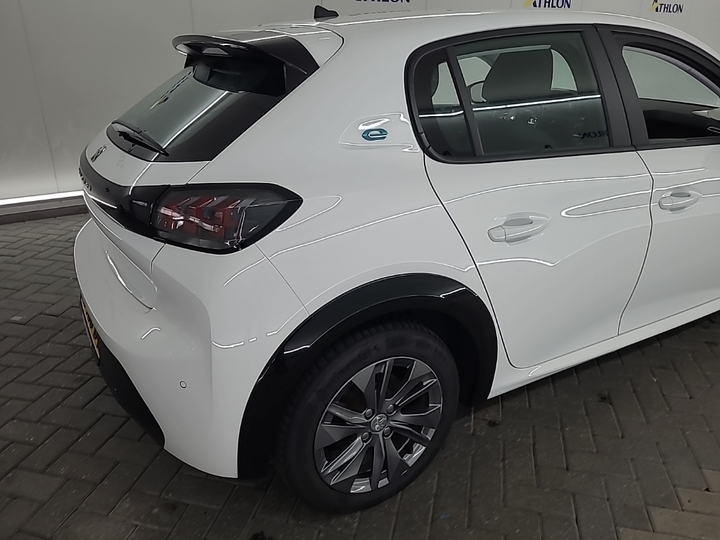 Foto 22 van Peugeot E-208
