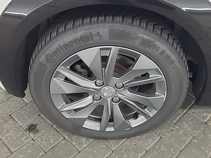 Foto 23 van Peugeot E-208