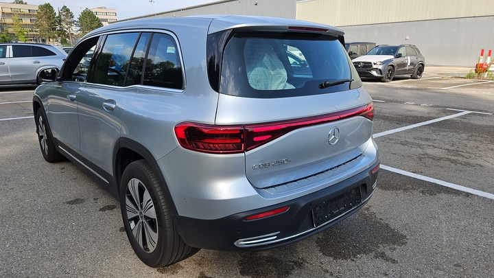 Foto 4 van Mercedes EQB
