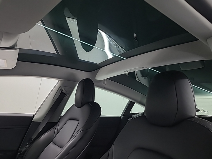 Foto 15 van Tesla Model 3