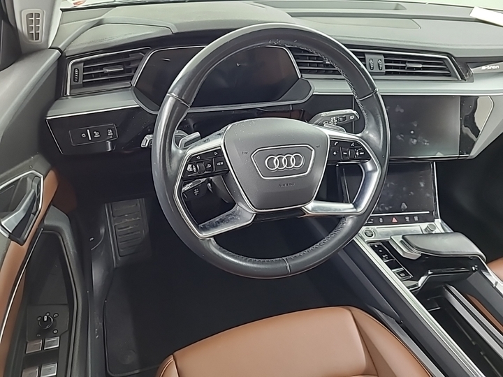 Foto 8 van Audi e-tron