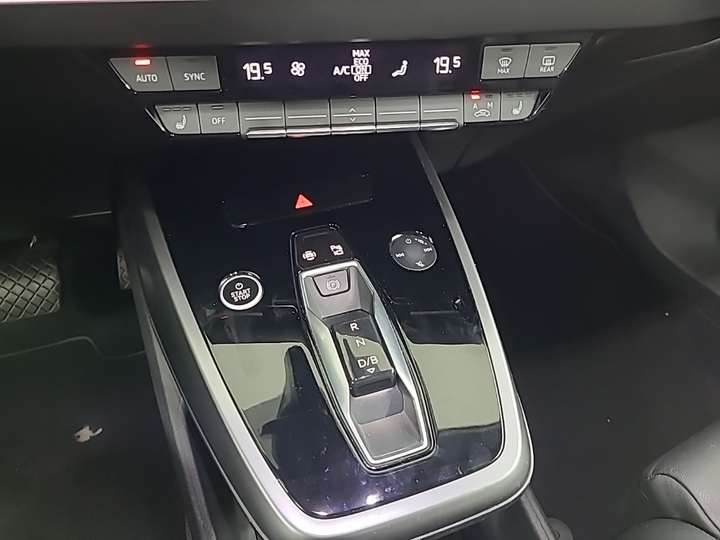 Foto 11 van Audi Q4 Sportback e-tron
