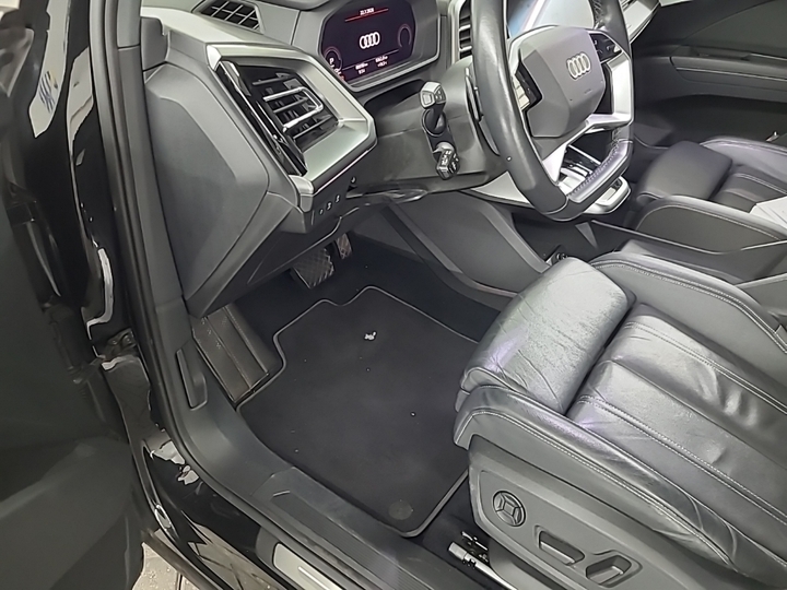Foto 21 van Audi Q4 Sportback e-tron