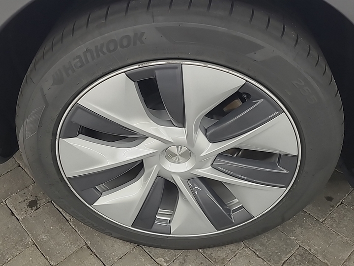 Foto 20 van Tesla Model Y