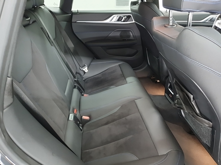 Photo 7 of BMW i4