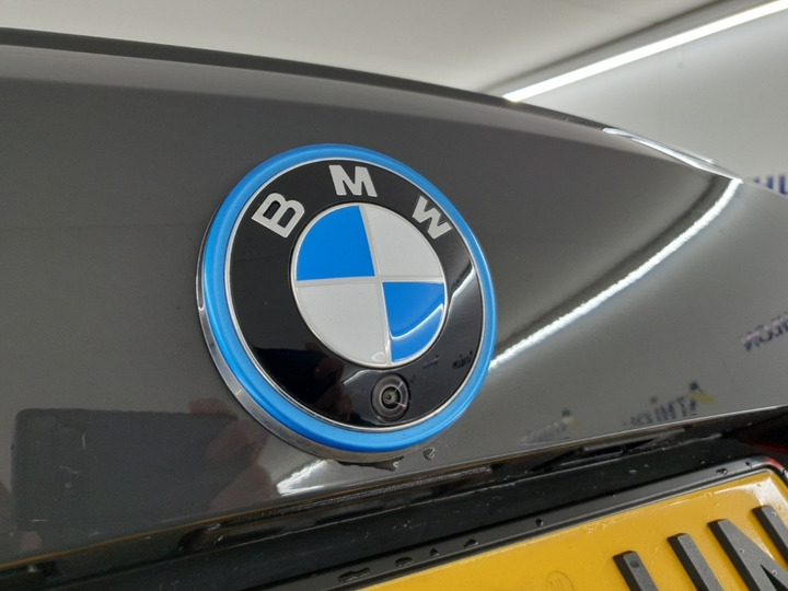 Photo 14 of BMW i4