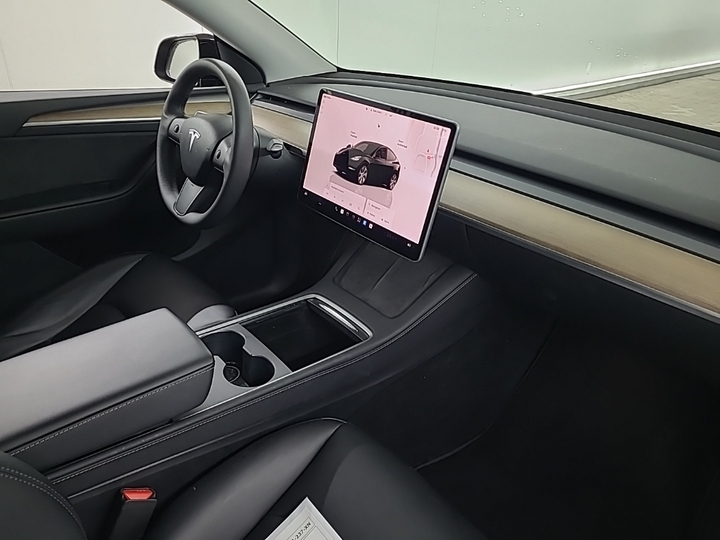 Foto 6 van Tesla Model Y