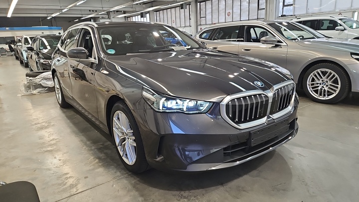 Foto 3 van BMW i5